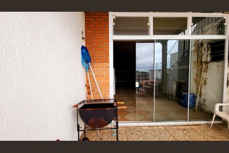 Casa à venda com 280m², 4 quartos e 2 vagas Casa à venda com 280m², 4 quartos e 2 vagasSalão de Festas