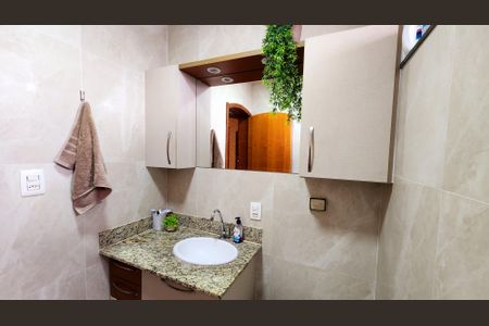 Casa à venda com 280m², 4 quartos e 2 vagas Casa à venda com 280m², 4 quartos e 2 vagasBanheiro 2