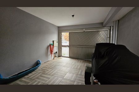 Casa à venda com 280m², 4 quartos e 2 vagas Casa à venda com 280m², 4 quartos e 2 vagasGaragem