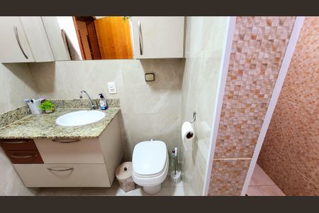 Casa à venda com 280m², 4 quartos e 2 vagas Casa à venda com 280m², 4 quartos e 2 vagasBanheiro 2