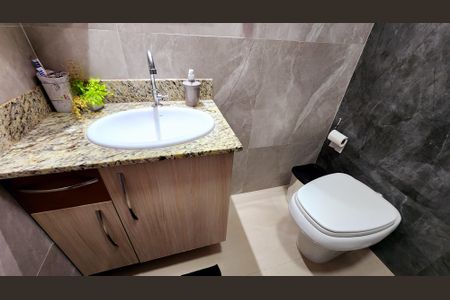 Casa à venda com 280m², 4 quartos e 2 vagas Casa à venda com 280m², 4 quartos e 2 vagasBanheiro