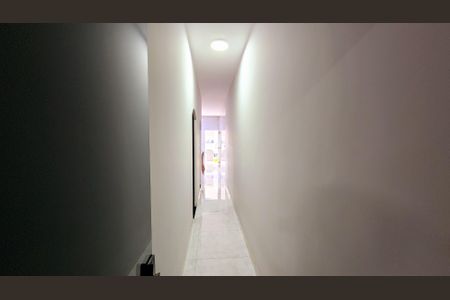 Casa à venda com 280m², 4 quartos e 2 vagas Casa à venda com 280m², 4 quartos e 2 vagasCorredor