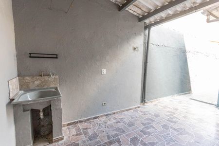 Casa à venda com 100m², 2 quartos e 2 vagas Casa à venda com 100m², 2 quartos e 2 vagasÁrea de serviço