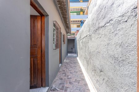 Casa à venda com 100m², 2 quartos e 2 vagas Casa à venda com 100m², 2 quartos e 2 vagasCorredor