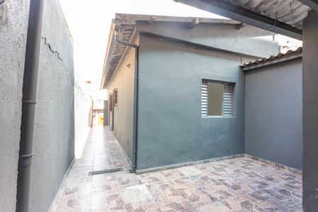 Casa à venda com 100m², 2 quartos e 2 vagas Casa à venda com 100m², 2 quartos e 2 vagasÁrea de serviço