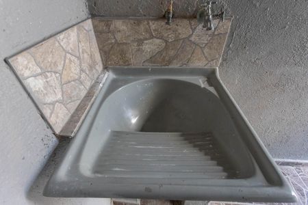 Casa à venda com 100m², 2 quartos e 2 vagas Casa à venda com 100m², 2 quartos e 2 vagasÁrea de serviço