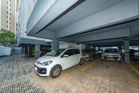 Apartamento à venda com 210m², 4 quartos e 3 vagas Apartamento à venda com 210m², 4 quartos e 3 vagasÁrea comum - Garagem