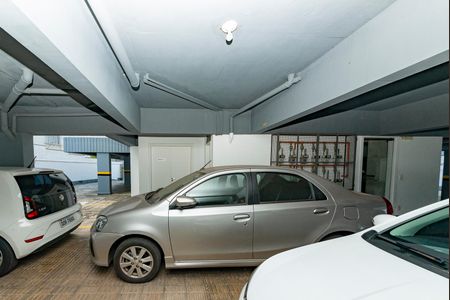 Apartamento à venda com 210m², 4 quartos e 3 vagas Apartamento à venda com 210m², 4 quartos e 3 vagasÁrea comum - Garagem