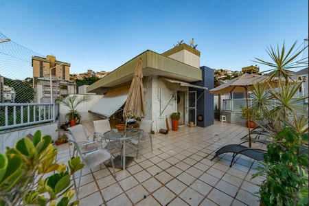 Apartamento à venda com 210m², 4 quartos e 3 vagas Apartamento à venda com 210m², 4 quartos e 3 vagasÁrea Externa