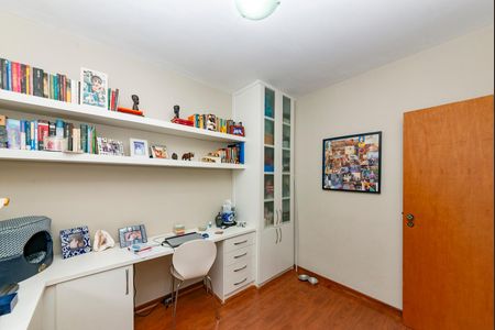 Apartamento à venda com 210m², 4 quartos e 3 vagas Apartamento à venda com 210m², 4 quartos e 3 vagasQuarto 2