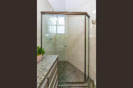 Apartamento à venda com 210m², 4 quartos e 3 vagas Apartamento à venda com 210m², 4 quartos e 3 vagasBanheiro Social 1