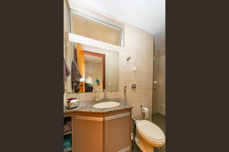 Apartamento à venda com 210m², 4 quartos e 3 vagas Apartamento à venda com 210m², 4 quartos e 3 vagasBanheiro Social 2