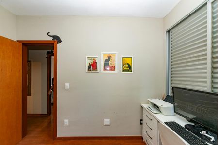 Apartamento à venda com 210m², 4 quartos e 3 vagas Apartamento à venda com 210m², 4 quartos e 3 vagasQuarto 2