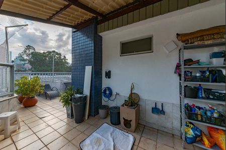 Apartamento à venda com 210m², 4 quartos e 3 vagas Apartamento à venda com 210m², 4 quartos e 3 vagasÁrea Externa