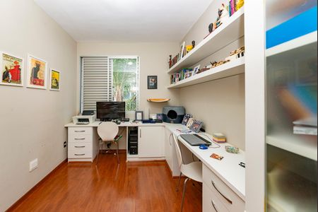 Apartamento à venda com 210m², 4 quartos e 3 vagas Apartamento à venda com 210m², 4 quartos e 3 vagasQuarto 2