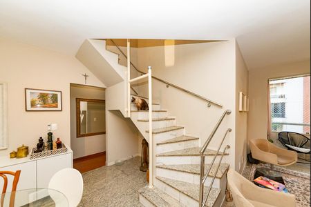 Apartamento à venda com 210m², 4 quartos e 3 vagas Apartamento à venda com 210m², 4 quartos e 3 vagasSala 1