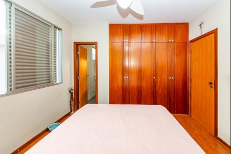 Apartamento à venda com 210m², 4 quartos e 3 vagas Apartamento à venda com 210m², 4 quartos e 3 vagasSuíte