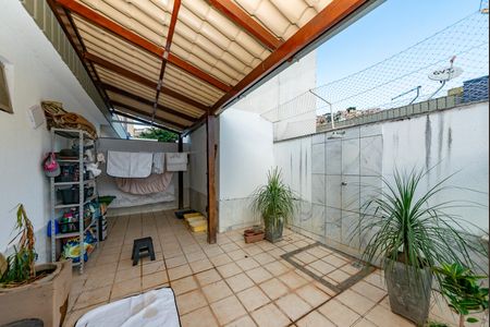 Apartamento à venda com 210m², 4 quartos e 3 vagas Apartamento à venda com 210m², 4 quartos e 3 vagasÁrea Externa