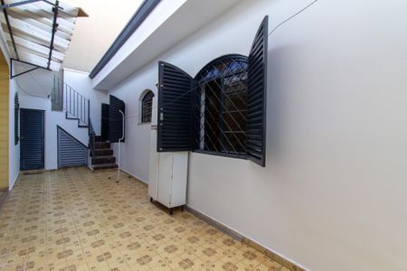 Casa à venda com 195m², 4 quartos e 2 vagasCorredor