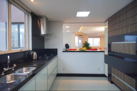 Apartamento à venda com 210m², 4 quartos e 2 vagasCozinha