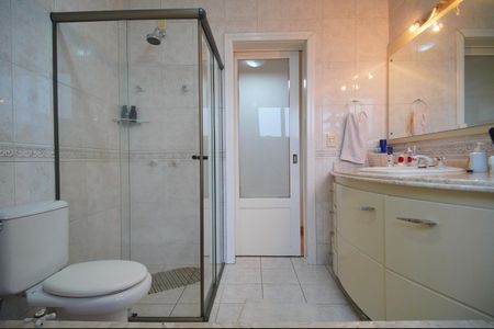 Apartamento à venda com 210m², 4 quartos e 2 vagasBanheiro da Suíte