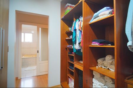 Apartamento à venda com 210m², 4 quartos e 2 vagasCloset