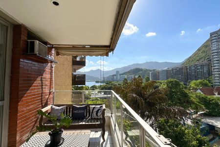 Apartamento à venda com 128m², 2 quartos e 1 vagaVaranda