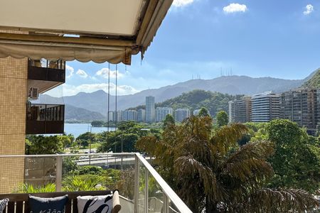 Apartamento à venda com 128m², 2 quartos e 1 vagaVaranda