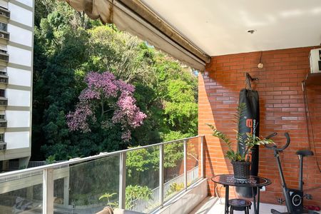 Apartamento à venda com 128m², 2 quartos e 1 vagaVaranda