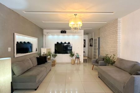 Apartamento à venda com 128m², 2 quartos e 1 vagaSala