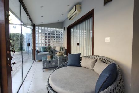 Casa de condomínio à venda com 424m², 5 quartos e 5 vagas Casa de condomínio à venda com 424m², 5 quartos e 5 vagasÁrea gourmet