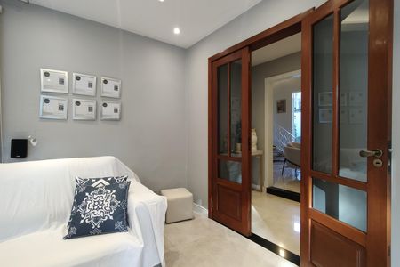 Casa de condomínio à venda com 424m², 5 quartos e 5 vagas Casa de condomínio à venda com 424m², 5 quartos e 5 vagasSala 2