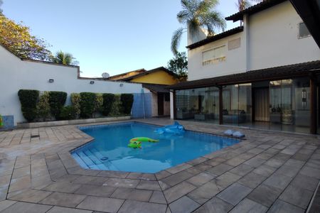 Casa de condomínio à venda com 424m², 5 quartos e 5 vagas Casa de condomínio à venda com 424m², 5 quartos e 5 vagasPiscina