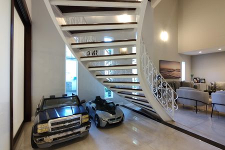 Casa de condomínio à venda com 424m², 5 quartos e 5 vagas Casa de condomínio à venda com 424m², 5 quartos e 5 vagasSala 1