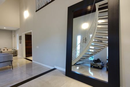 Casa de condomínio à venda com 424m², 5 quartos e 5 vagas Casa de condomínio à venda com 424m², 5 quartos e 5 vagasSala 1