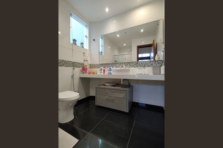 Casa de condomínio à venda com 424m², 5 quartos e 5 vagasBanheiro