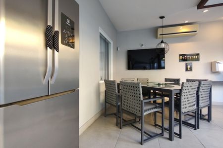 Casa de condomínio à venda com 424m², 5 quartos e 5 vagas Casa de condomínio à venda com 424m², 5 quartos e 5 vagasÁrea gourmet