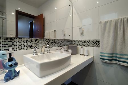 Casa de condomínio à venda com 424m², 5 quartos e 5 vagas Casa de condomínio à venda com 424m², 5 quartos e 5 vagasBanheiro