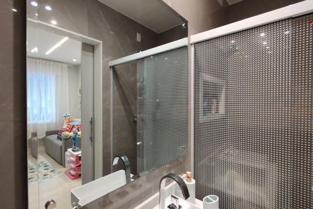 Casa de condomínio à venda com 424m², 5 quartos e 5 vagas Casa de condomínio à venda com 424m², 5 quartos e 5 vagasBanheiro da Suíte 1