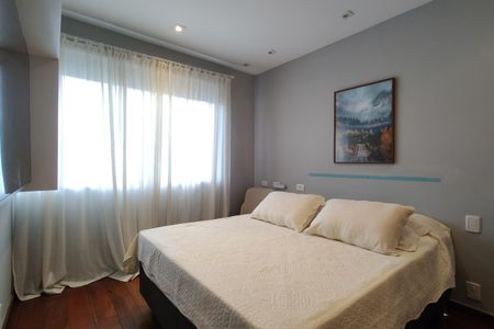 Casa de condomínio à venda com 424m², 5 quartos e 5 vagas Casa de condomínio à venda com 424m², 5 quartos e 5 vagasQuarto 2 - Suíte