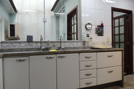 Casa de condomínio à venda com 424m², 5 quartos e 5 vagasCozinha - Armários