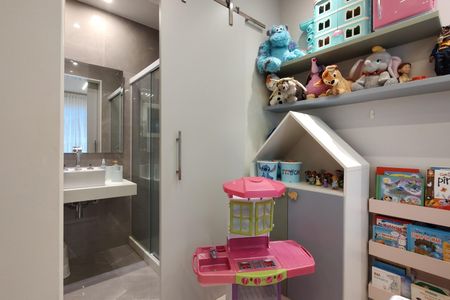 Casa de condomínio à venda com 424m², 5 quartos e 5 vagas Casa de condomínio à venda com 424m², 5 quartos e 5 vagasQuarto 1 - Suíte