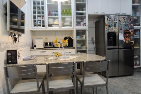 Casa de condomínio à venda com 424m², 5 quartos e 5 vagasCozinha - Armários