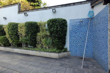 Casa de condomínio à venda com 424m², 5 quartos e 5 vagas Casa de condomínio à venda com 424m², 5 quartos e 5 vagasQuintal