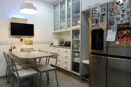 Casa de condomínio à venda com 424m², 5 quartos e 5 vagasCozinha - Armários