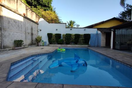 Casa de condomínio à venda com 424m², 5 quartos e 5 vagas Casa de condomínio à venda com 424m², 5 quartos e 5 vagasPiscina