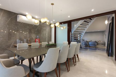 Casa de condomínio à venda com 424m², 5 quartos e 5 vagas Casa de condomínio à venda com 424m², 5 quartos e 5 vagasSala 2