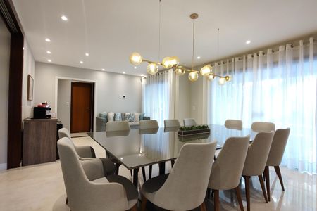 Casa de condomínio à venda com 424m², 5 quartos e 5 vagas Casa de condomínio à venda com 424m², 5 quartos e 5 vagasSala 2