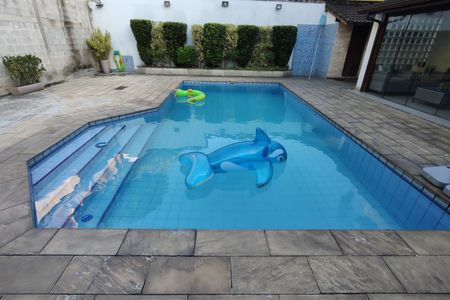 Casa de condomínio à venda com 424m², 5 quartos e 5 vagas Casa de condomínio à venda com 424m², 5 quartos e 5 vagasPiscina