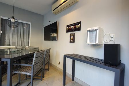 Casa de condomínio à venda com 424m², 5 quartos e 5 vagas Casa de condomínio à venda com 424m², 5 quartos e 5 vagasÁrea gourmet